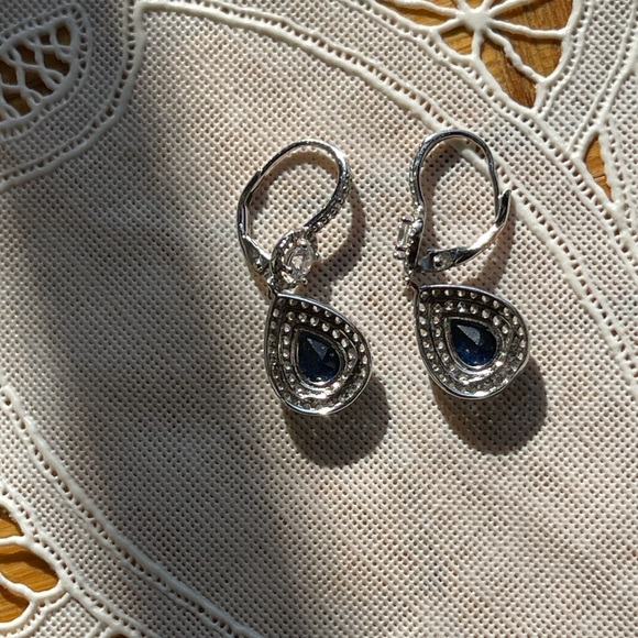 Teardrop silver earrings w/blue stones and white - Picture 3 of 5
